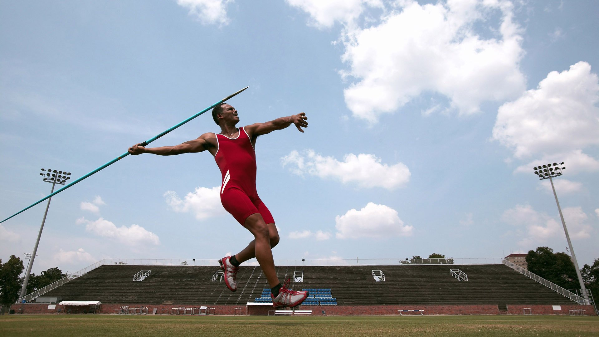 快船使用动捕技术优化球员跑动轨迹数据,快船训练视频